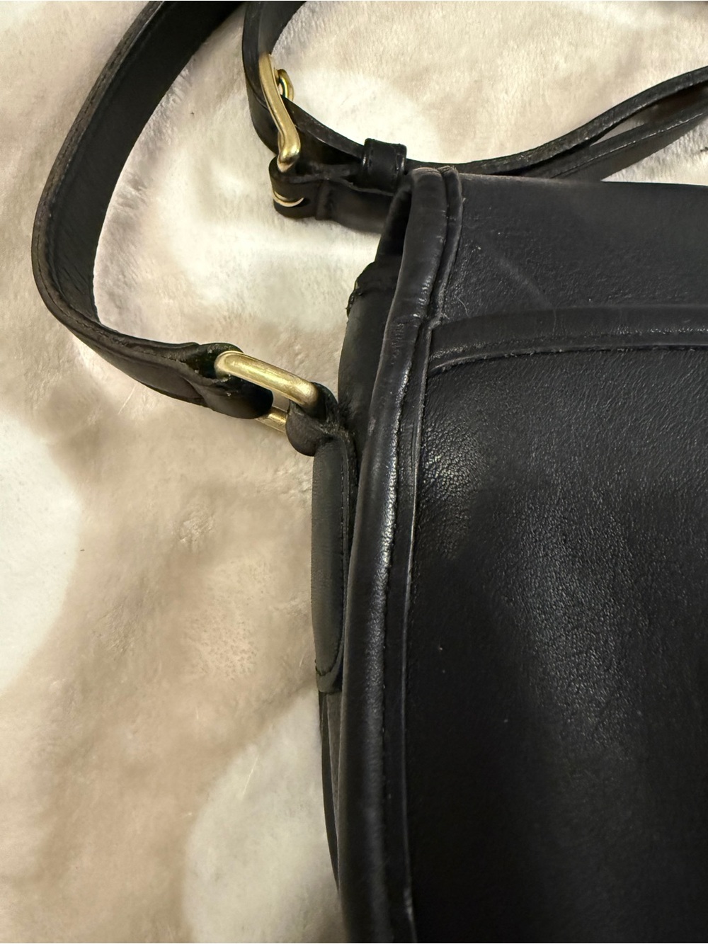 Vintage Coach Prairie Bag, Classic Black Leather Crossbody Bag with Turn-Lock - Picture 8 of 10